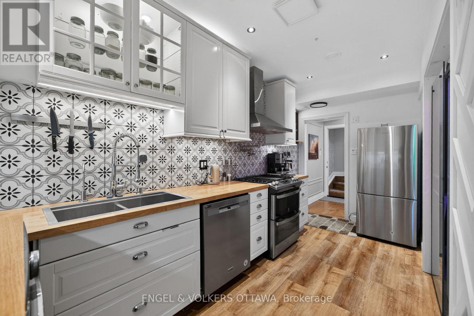 Second full kitchen