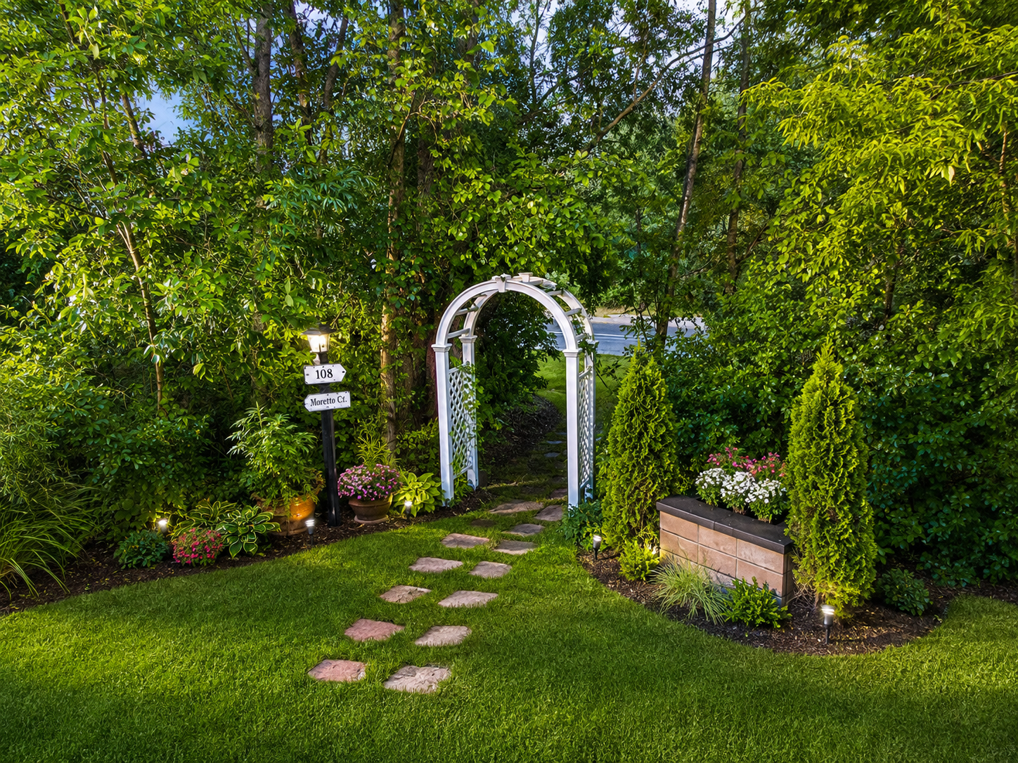 The private arbor side entrance